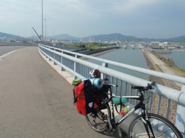 自転車旅行、一級河川の橋から撮った写真